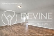 Photo - 1005 W. F. St-