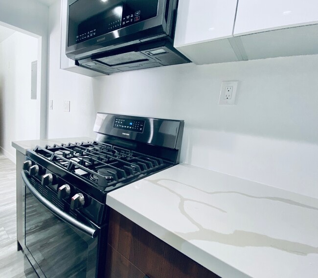 Photo - 2814 Sichel St.