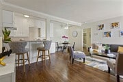Photo - Holiday West Apartments