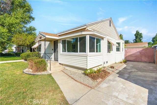 Photo - 619 E H St