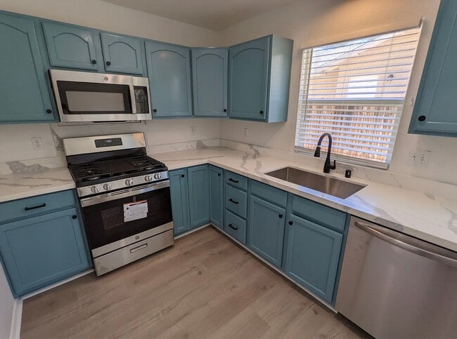 Building Photo - 7154 Barberry Ave