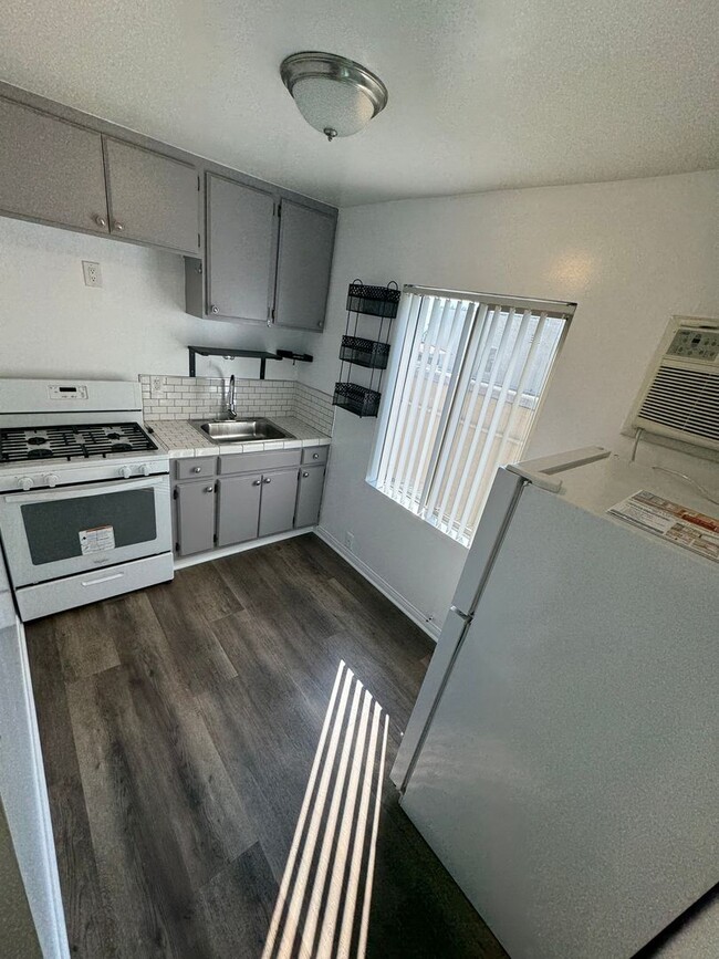 Photo - 2116-2118 E. Cesar Chavez Avenue Unit 2116 1/2 1