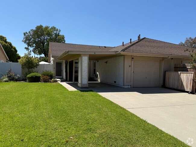 Building Photo - Well Maintained & Updated Home