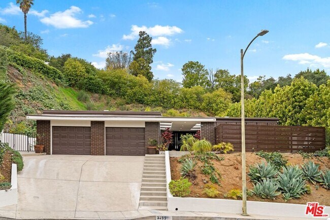 Photo - 3135 Chandelle Rd