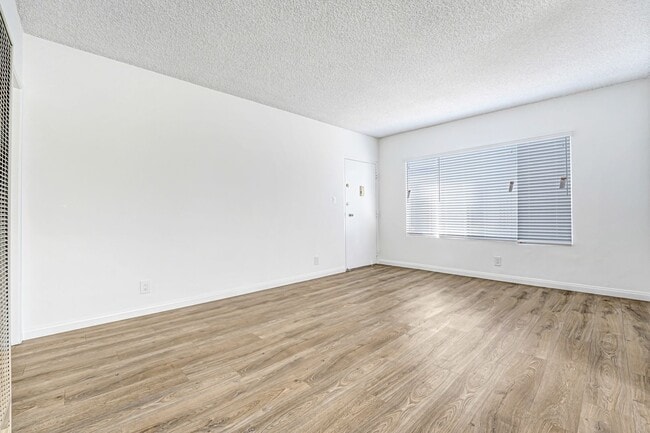 Photo - 1314 Euclid St Unit 11