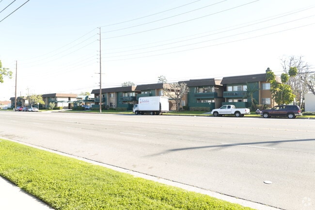 Photo - Garden Grove Manor