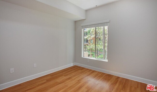 Photo - 346 Hauser Blvd Unit 5-110