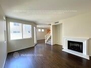 Photo - 1052 E Agate Ct House