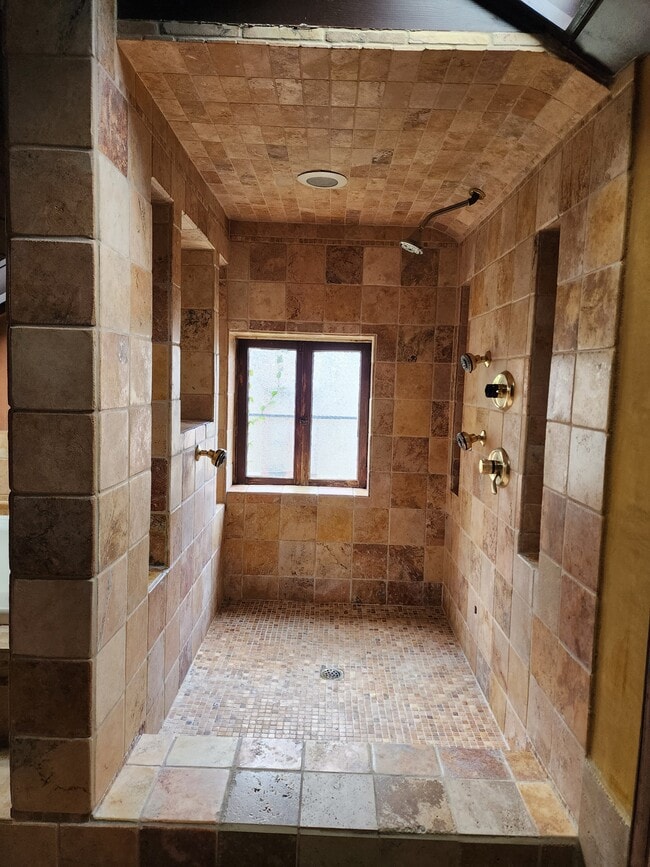 Building Photo - 2038 N Las Palmas Ave Unit 2038 LLP Rental