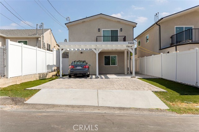 Photo - 7858 Kyle St