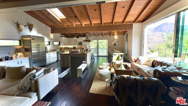 Photo - 19562 Cave Way