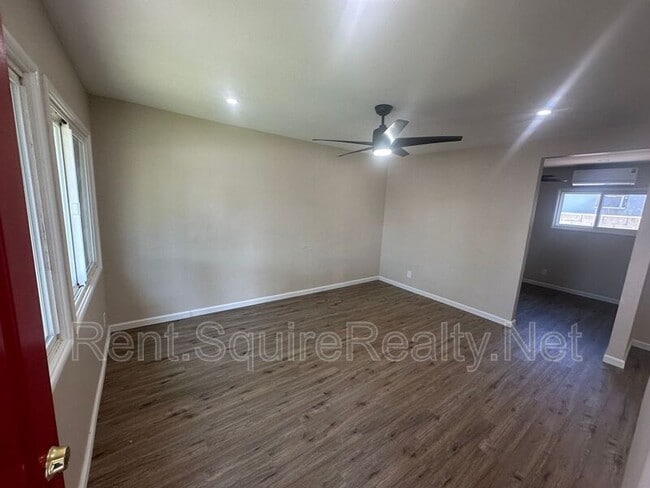 Photo - 251 W 9th St