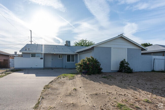 Building Photo - 45462 E 3rd St Rental