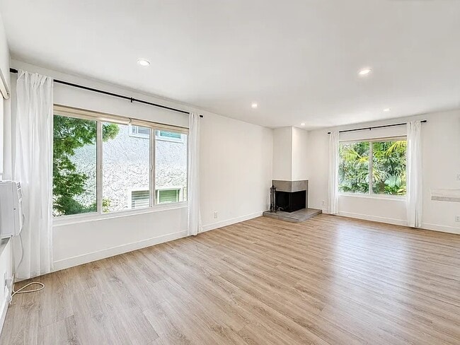 Photo - 1326 Wellesley Ave