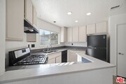 Photo - 77 Willowcrest Ln