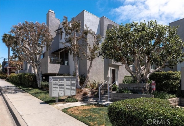 Photo - 501 Herondo St Townhome
