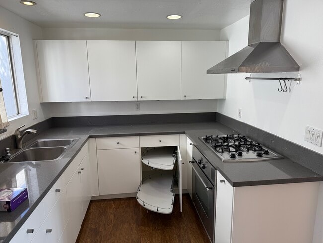Photo - 3067 Broadway Unit 3067