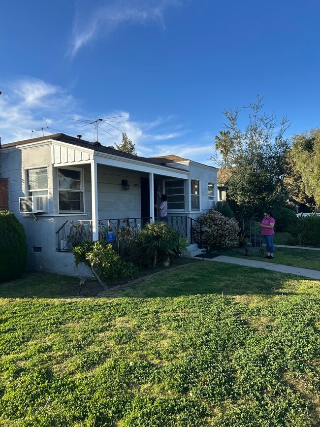 Building Photo - 5003 Fulton Ave Unit 5003