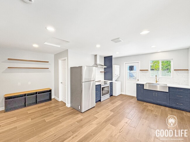 Photo - zIsla Vista Dr Unit z3346 (ADU)
