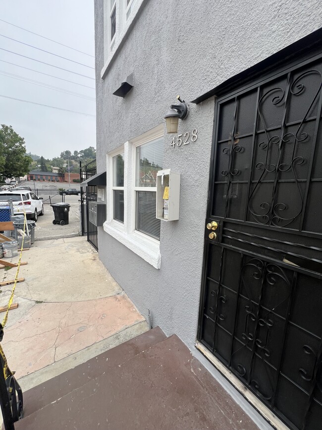 Building Photo - 4528 N Figueroa St Rental