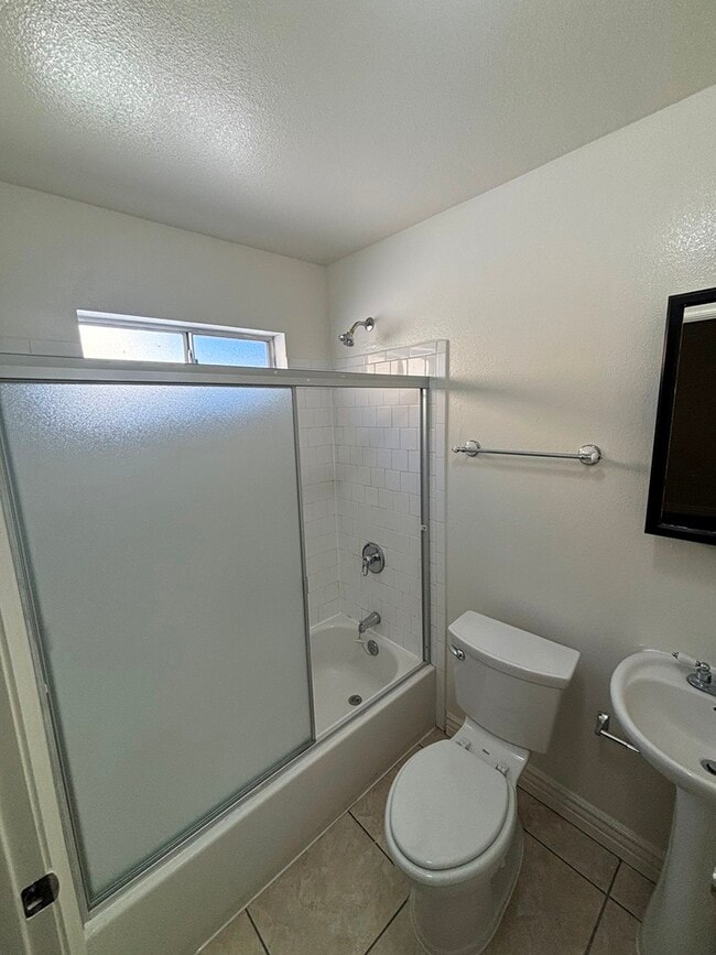 Photo - 327 E 106th St