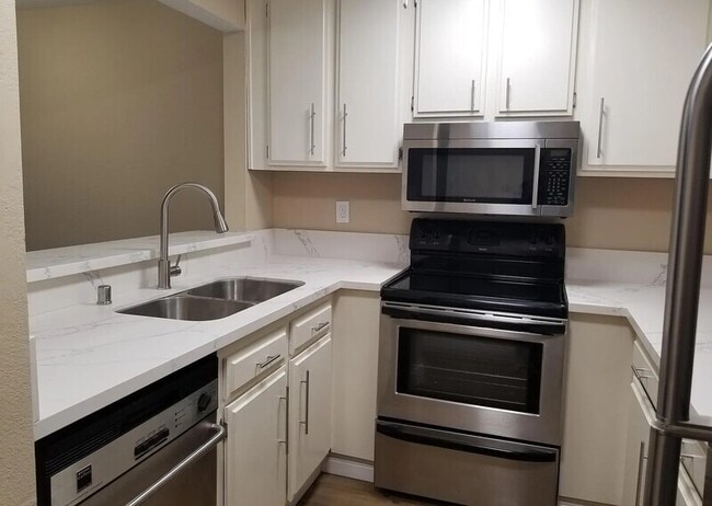 Photo - 435 S Virgil Ave Unit APT 106