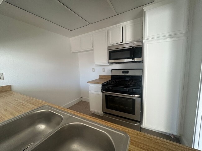 Photo - 153 S Wilmington Ave