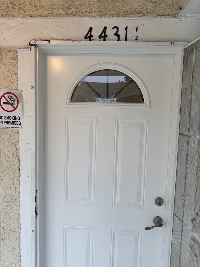 Photo - 4433 3/4 Towne Ave