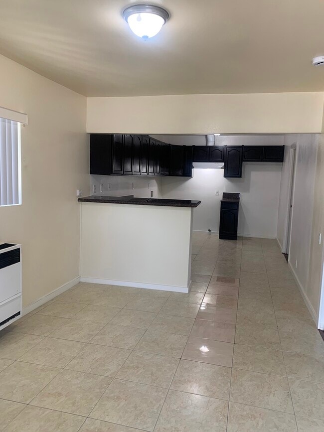 Photo - 11015 S San Pedro St Unit 11015