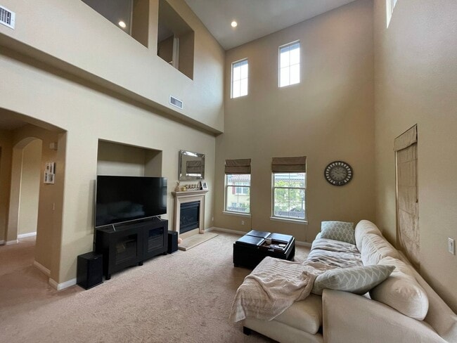 Photo - $3200 - Upgraded 2 bedroom 2 bath, 1735 sq ft townhouse in Mission Valley