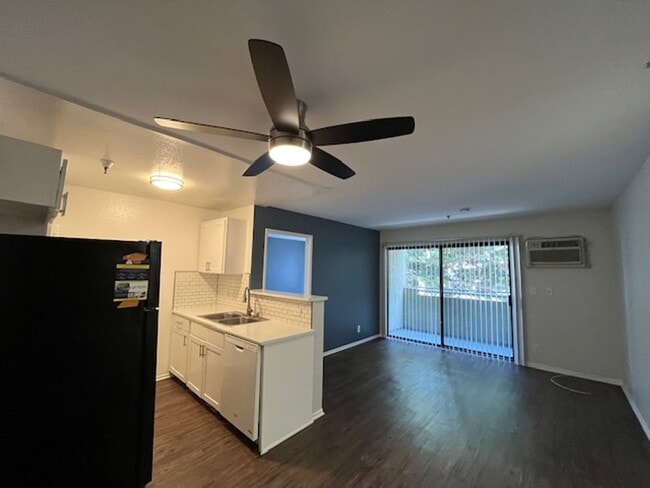 Photo - 700 S. Berendo Ave