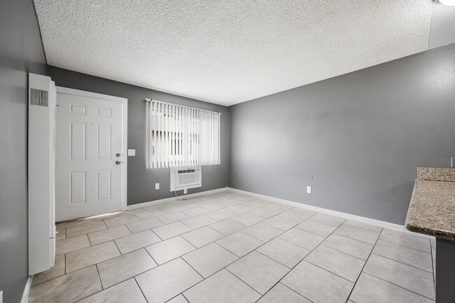 Photo - White Street Apartments