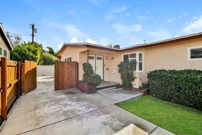 Photo - 11858 Beatrice St