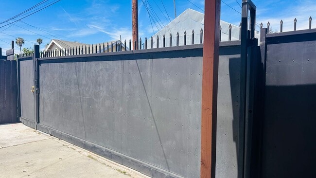 Photo - 1255 E 88th Pl