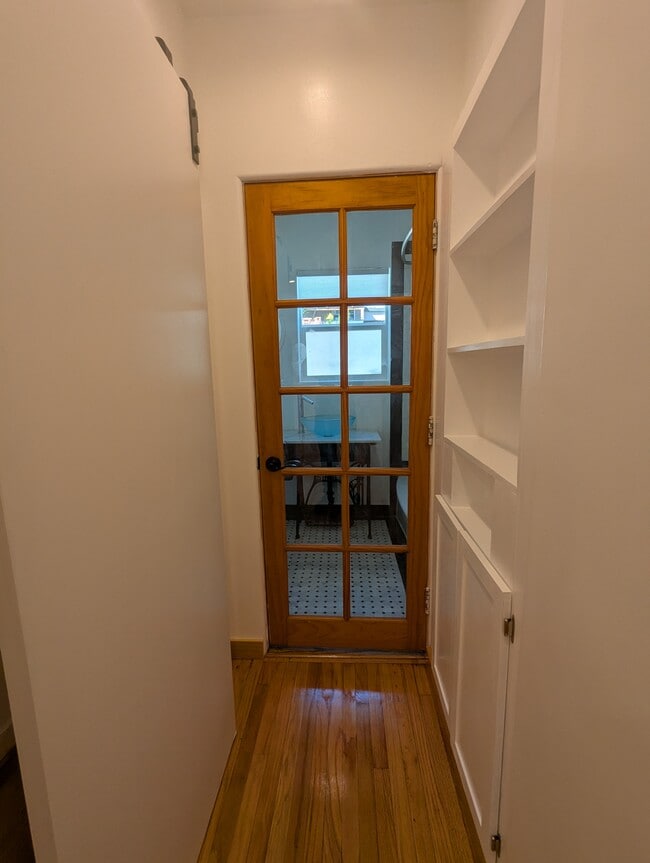 Photo - 1549 Baxter St