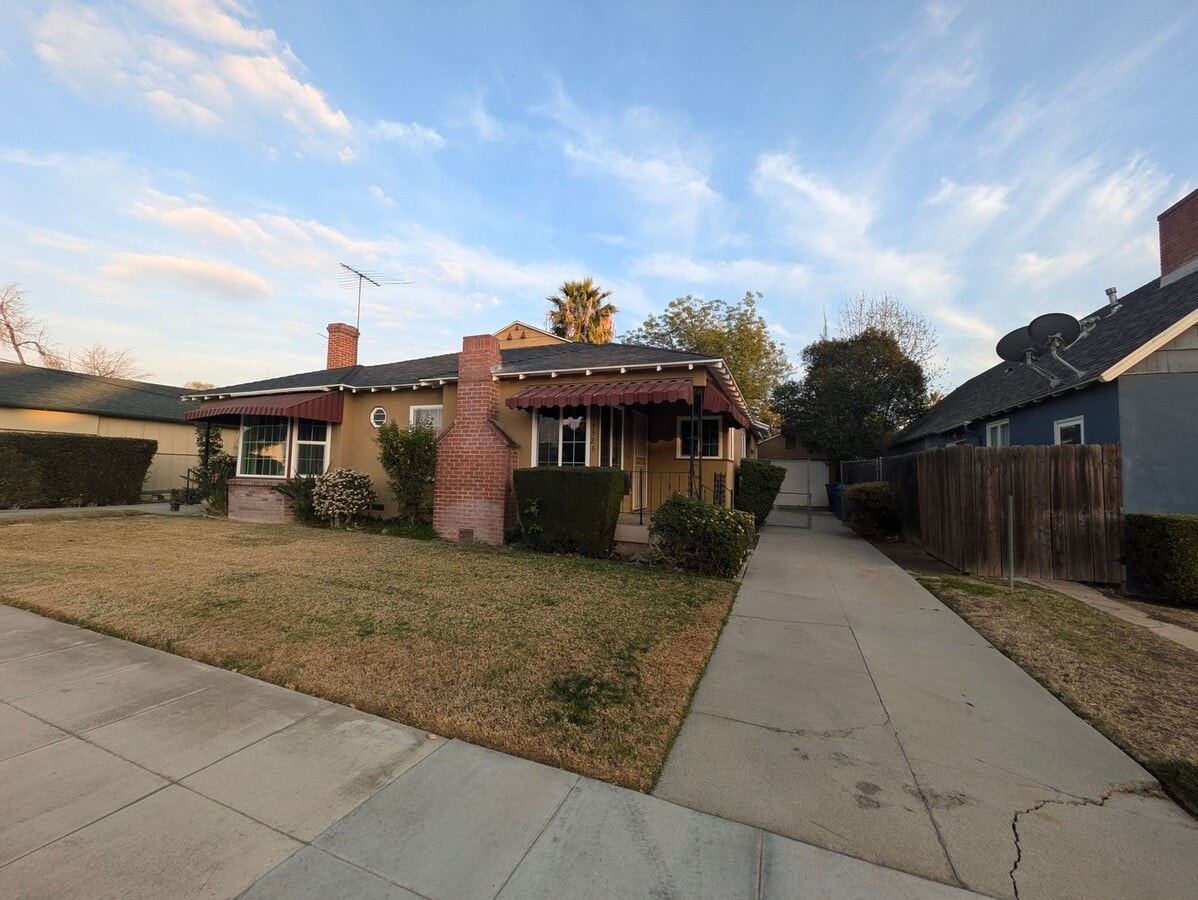 Photo - 3324-3326 Locust St Unit 3326