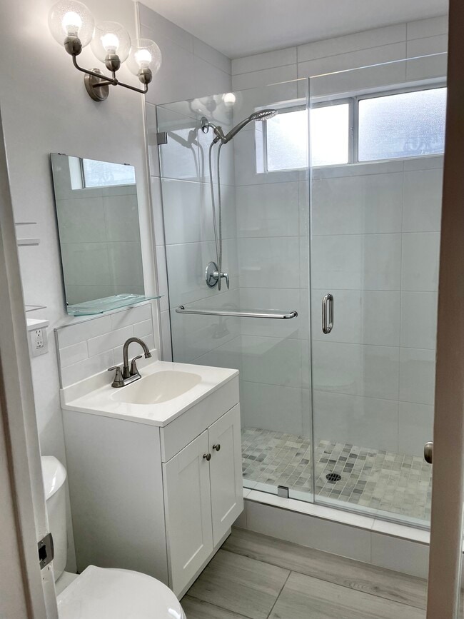 bathroom - 3412 Pearl St Unit 3412