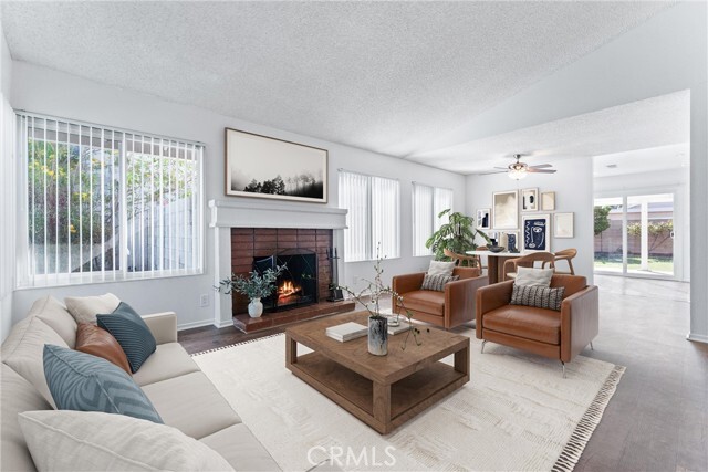 Photo - 14882 Groveview Ln House