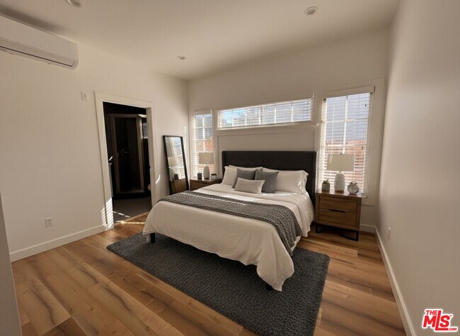 Photo - 1289 W 22nd St Unit 1289