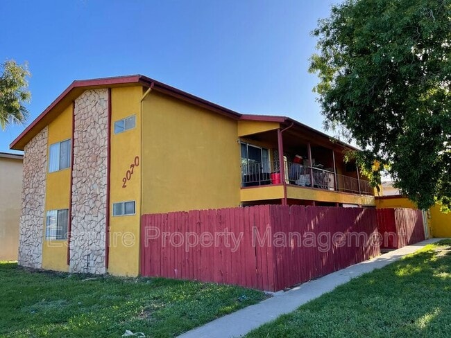 Building Photo - 2070 N Ventura Rd Unit 1