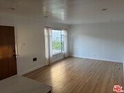 Photo - 366 1/2 E Hillsdale St