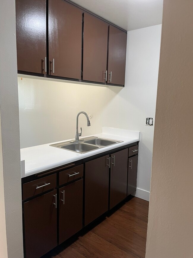 Unit 312 Kitchen - La Villa Mesa