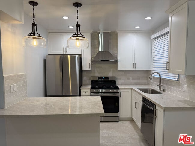 Photo - 4125 W Toluca Lake Ave