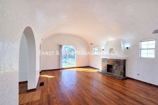 Photo - 5426 Lewis Ave