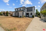 Photo - 1558-1558 S Genesee Ave House
