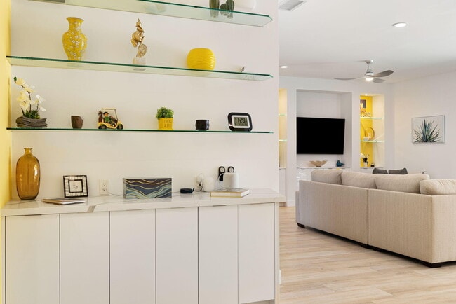 Photo - 48165 Alder Ln