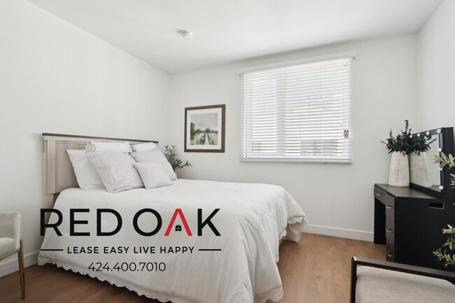 Building Photo - 14526 Kittridge St Unit 720