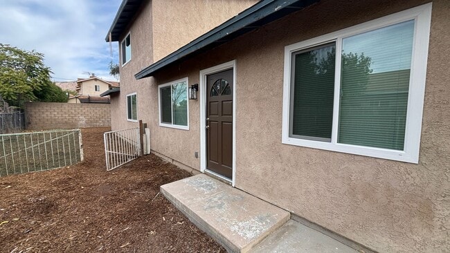 Building Photo - MeadSt221-223 Unit 221 E Mead St