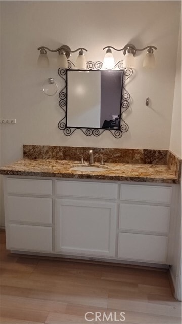 Building Photo - 1040 W MacArthur Blvd Unit 126