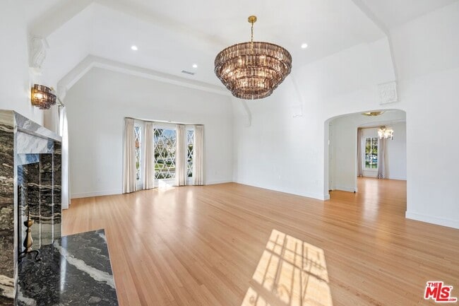 Photo - 200 S Formosa Ave